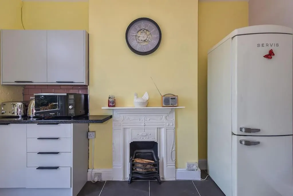 Traditional 3-Bed Property In Pontcanna With Parking 卡迪夫 度假居