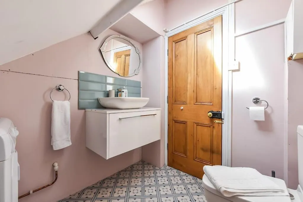 Traditional 3-Bed Property In Pontcanna With Parking كارديف المملكة المتحدة