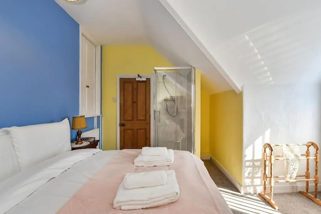 Traditional 3-Bed Property In Pontcanna With Parking كارديف