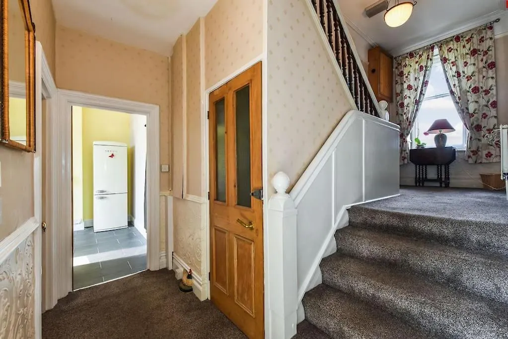 Traditional 3-Bed Property In Pontcanna With Parking كارديف 0*,